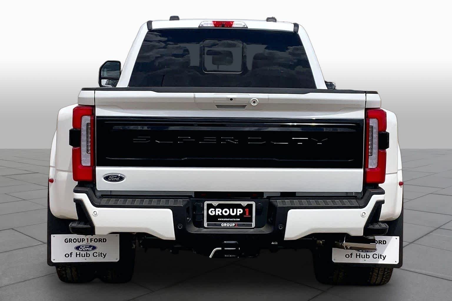New 2026 Star White Metallic Tri-Coat Ford F-350® Platinum® image 4