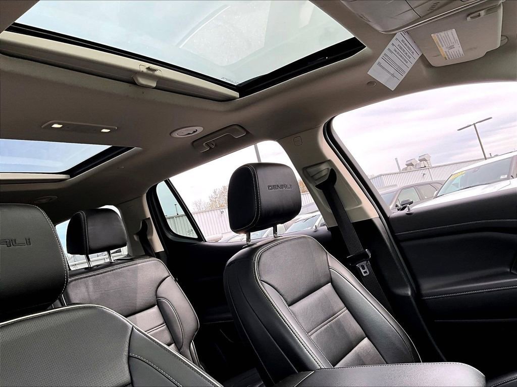 Used 2023 White Frost Tricoat GMC Denali image 23