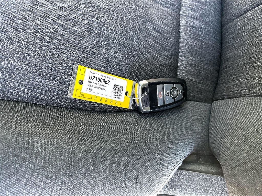 Used 2024 Black Ford XLT image 29