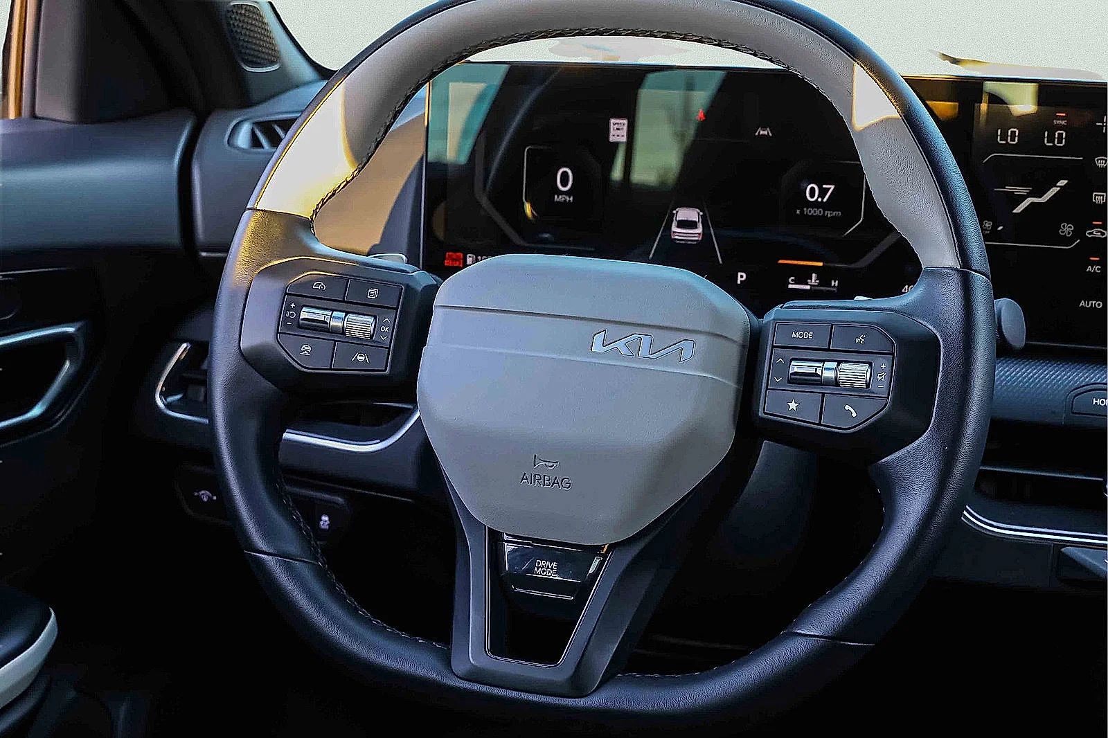 Certified Used 2025 Snow White Pearl Kia GT-Line image 13
