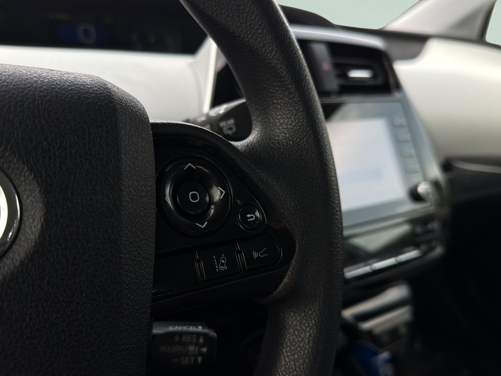 Used 2022 Pearl Toyota LE image 15