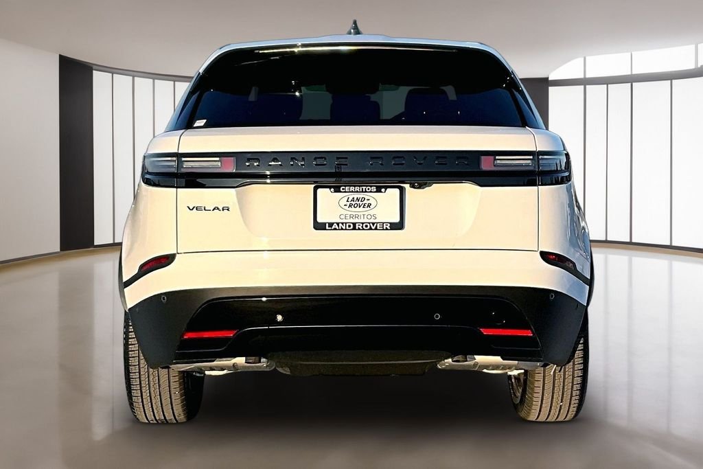 New 2026 FUJI WHITE Land Rover S image 4