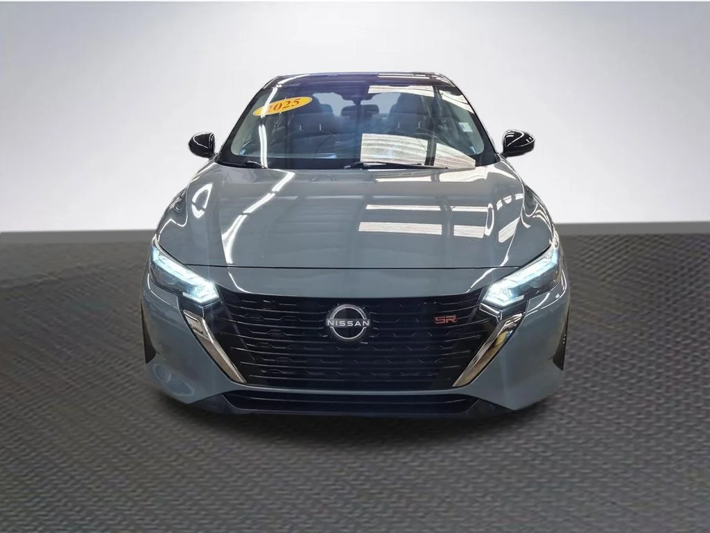Used 2025 2t Gry Blk Roof Nissan SR image 3