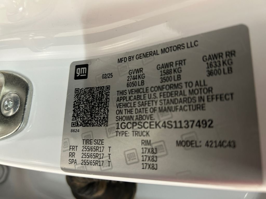 Used 2025 White Chevrolet LT image 20