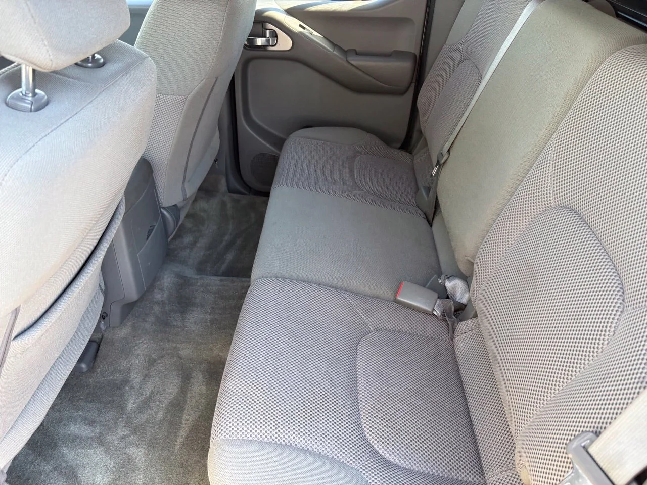 Used 2018 Brilliant Silver Nissan SV image 17