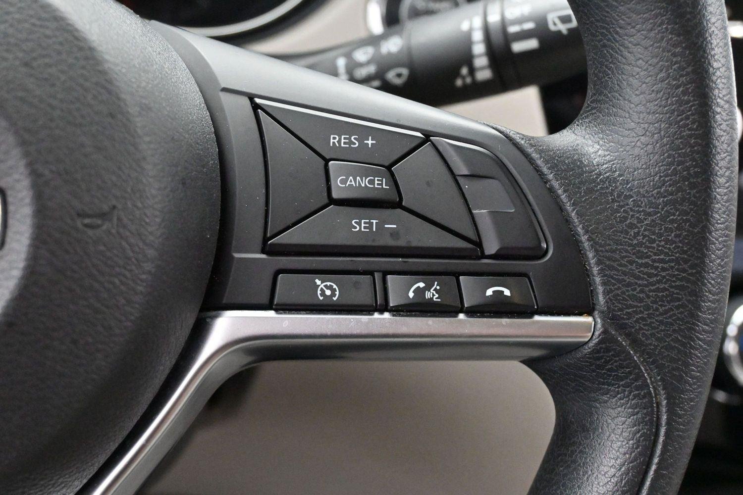 Used 2017 Glacier White Nissan SV image 19