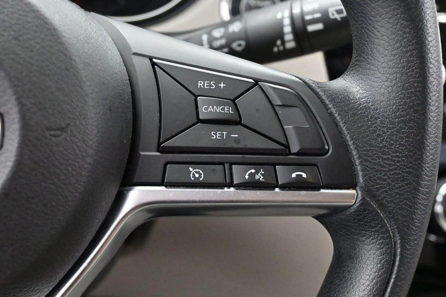 Used 2017 Glacier White Nissan SV image 19