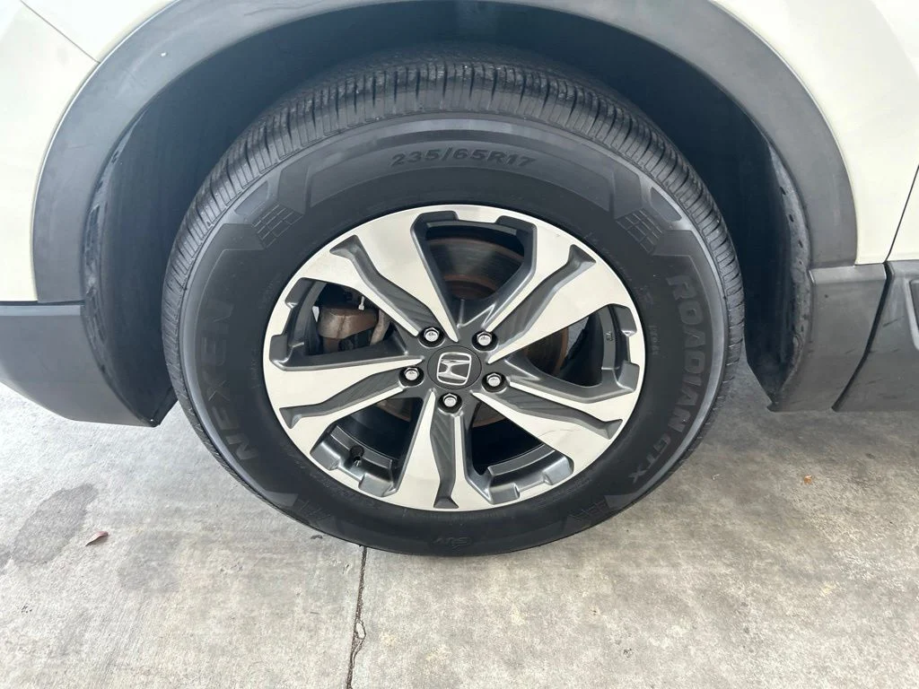 Used 2018 White Honda LX image 13