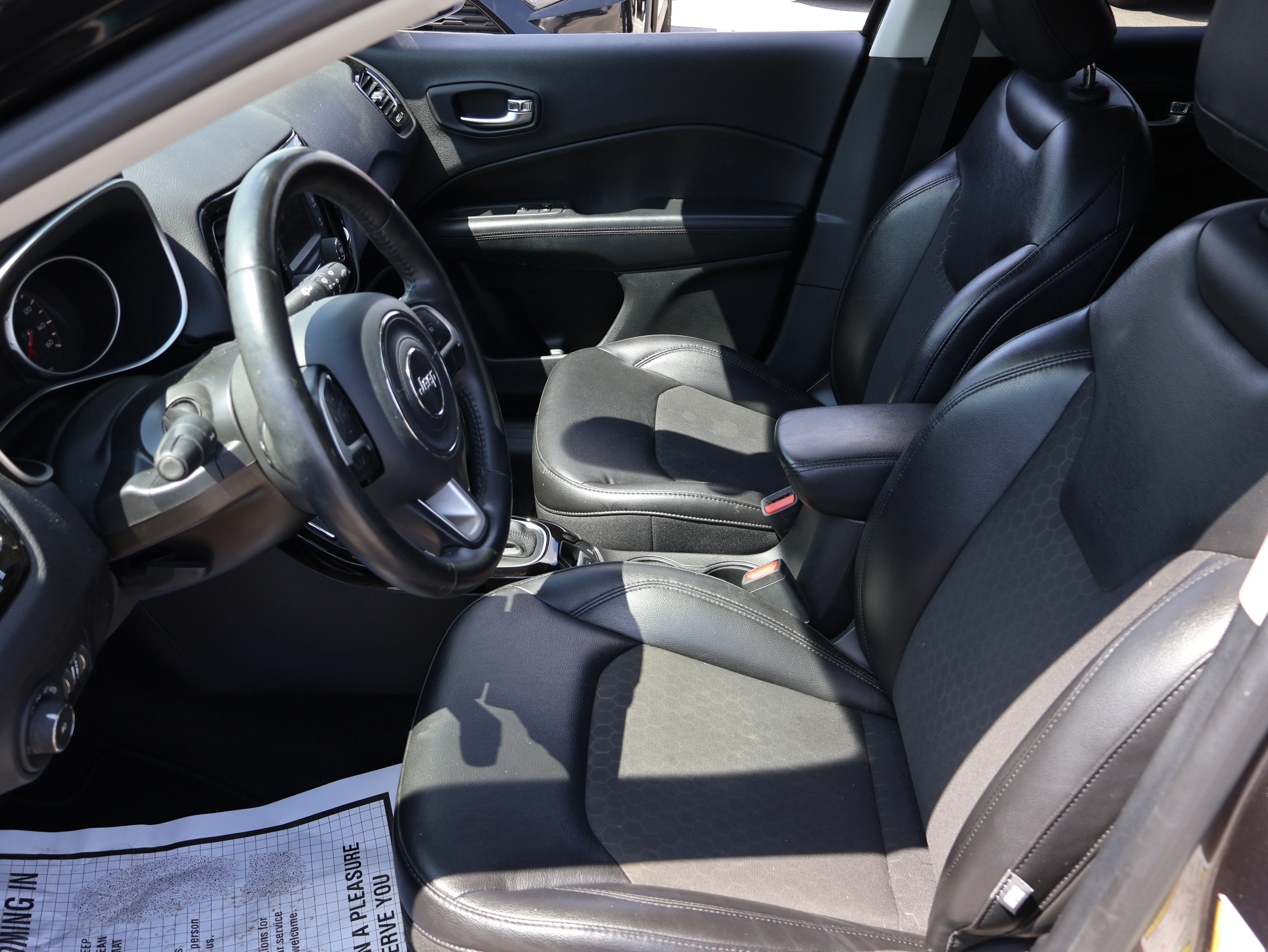 Used 2018 Granite Crystal Metallic Clearcoat Jeep Altitude image 21