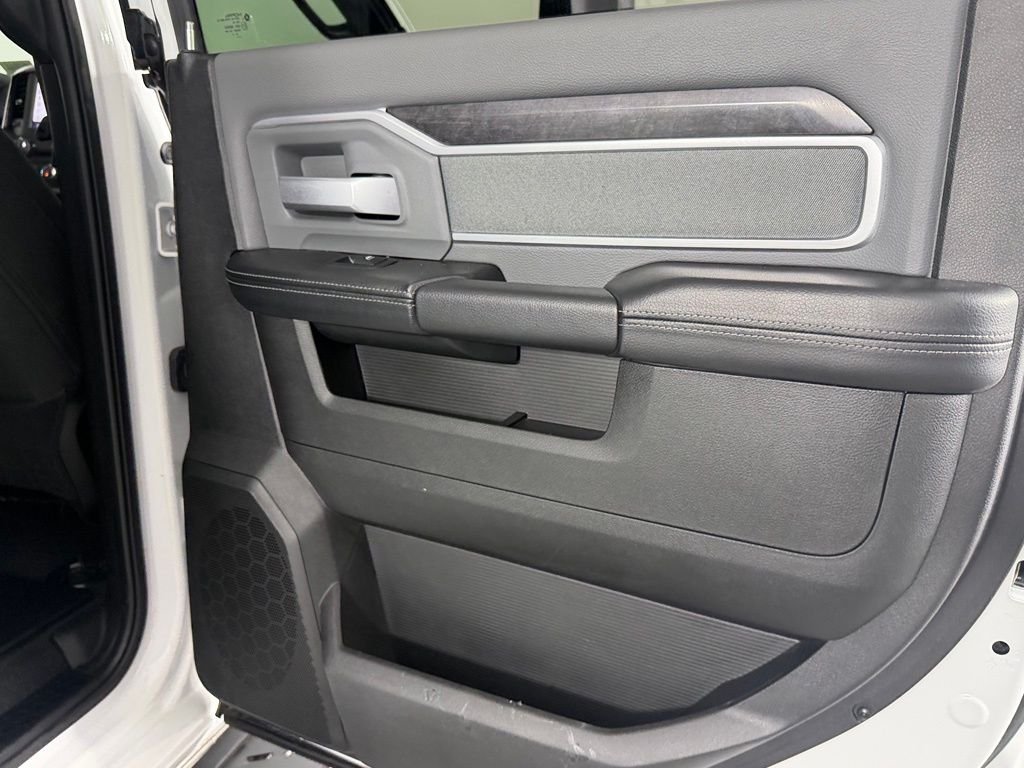 Used 2022 White Ram Big Horn image 29