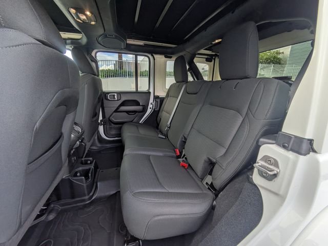 Used 2020 White Jeep Unlimited Sahara image 14