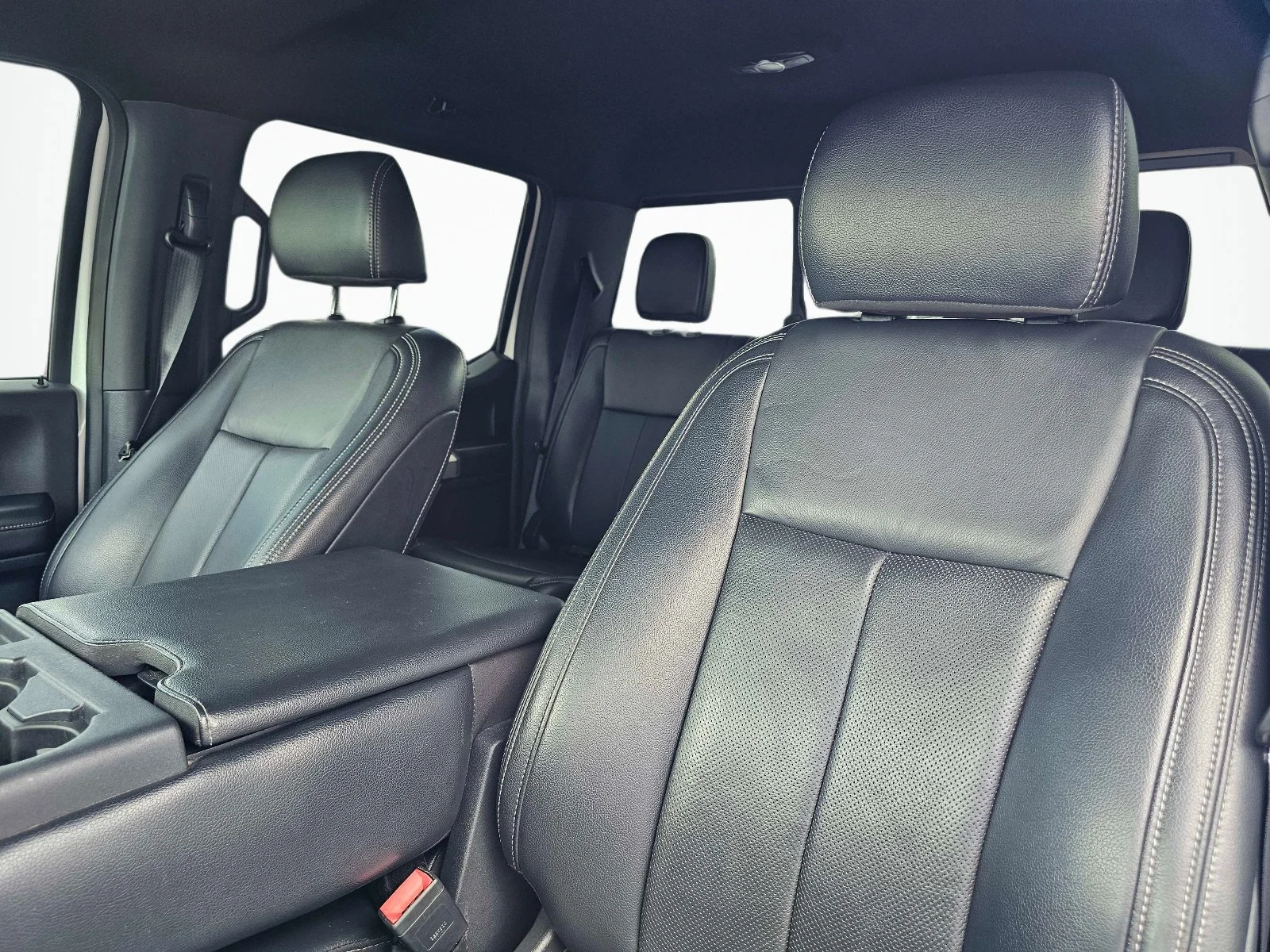 Used 2022 Oxford White Ford LARIAT image 17