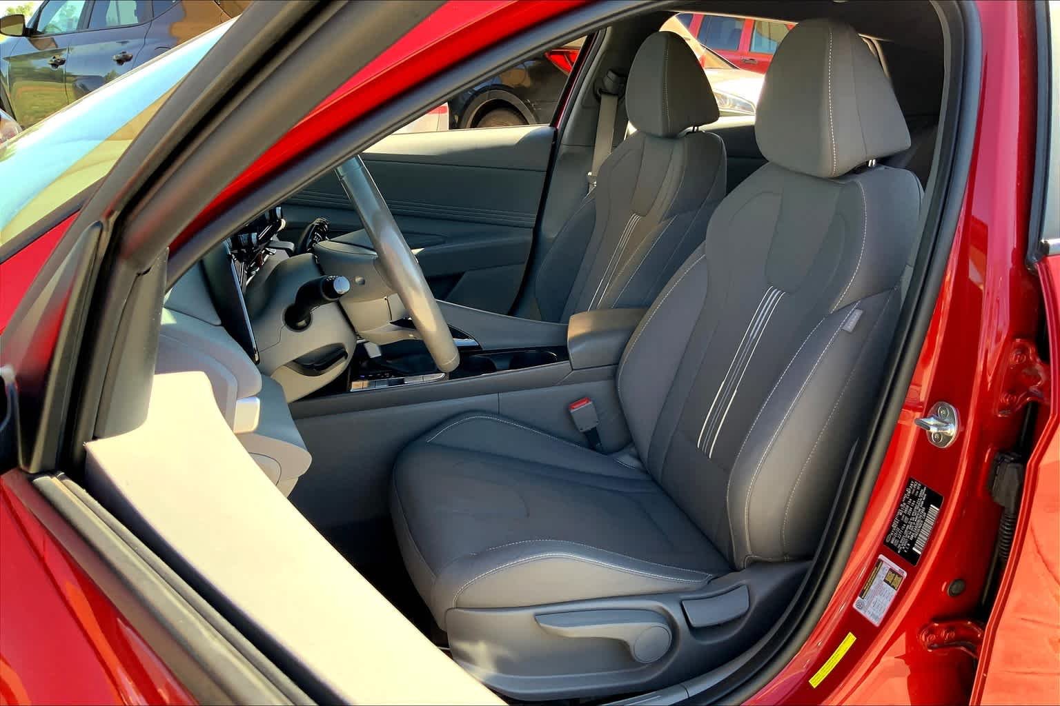 Used 2022 Scarlet Red Pearl Hyundai SEL image 8