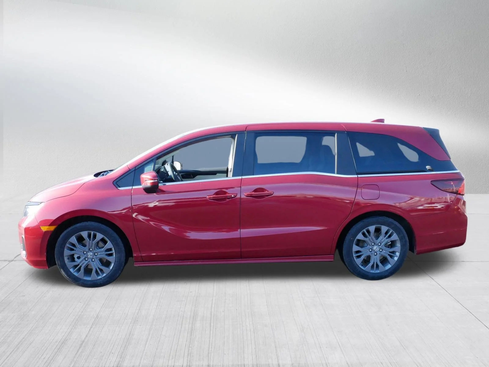 Used 2026 Radiant Red Metallic II Honda Touring image 4