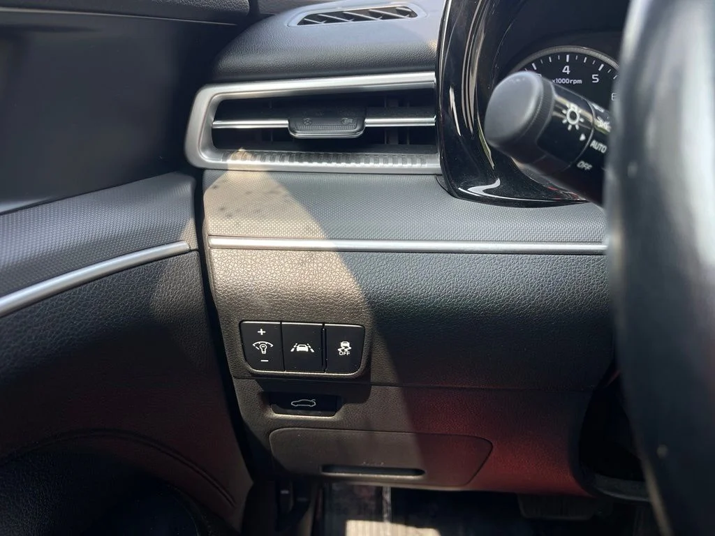Used 2021 Wolf Gray Kia GT-Line image 19