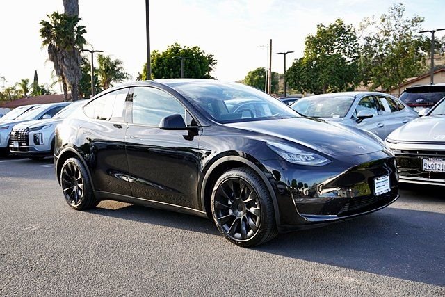 Used 2020  Tesla Long Range image 5