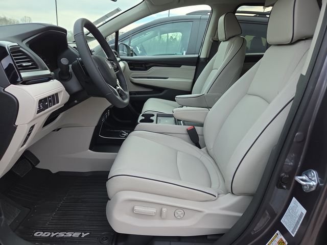 2026 Honda Odyssey Touring - Photo 5