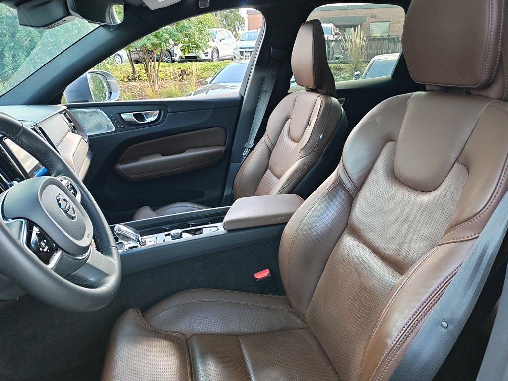 Used 2023 Gray Volvo Ultimate image 9