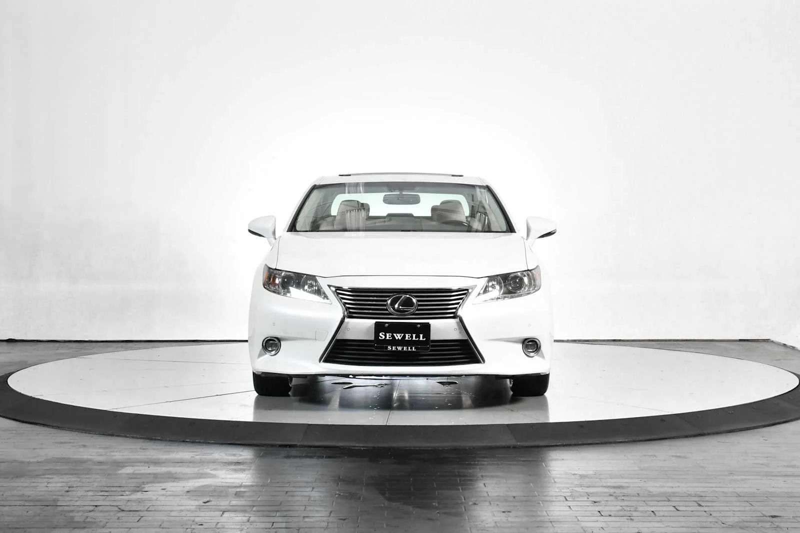 Used 2015 Starfire Pearl Lexus  image 10