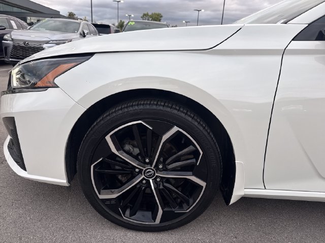 Used 2023 White Nissan 2.5 SR image 10