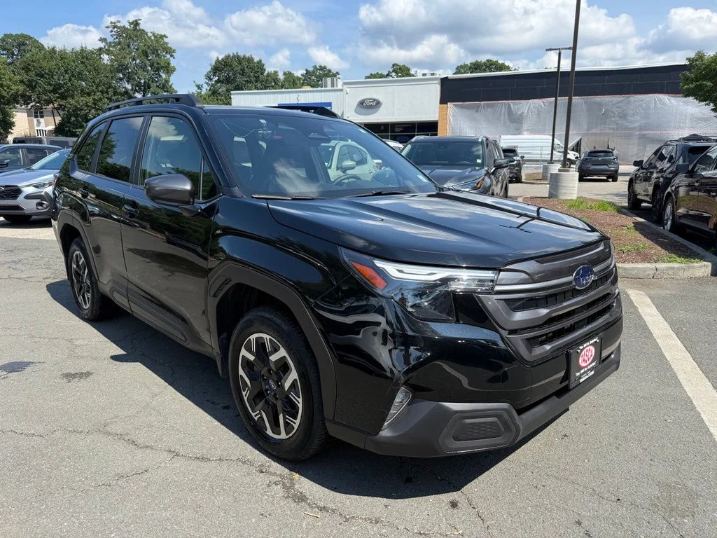 Used 2025 Crystal Black Silica Subaru Premium image 4