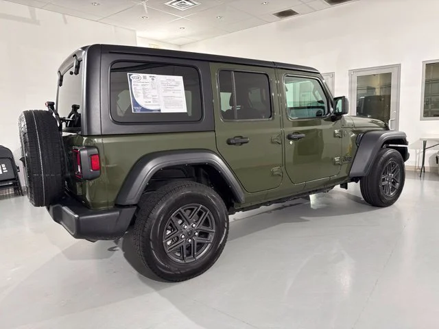 Used 2024 Green Jeep Sport S image 11