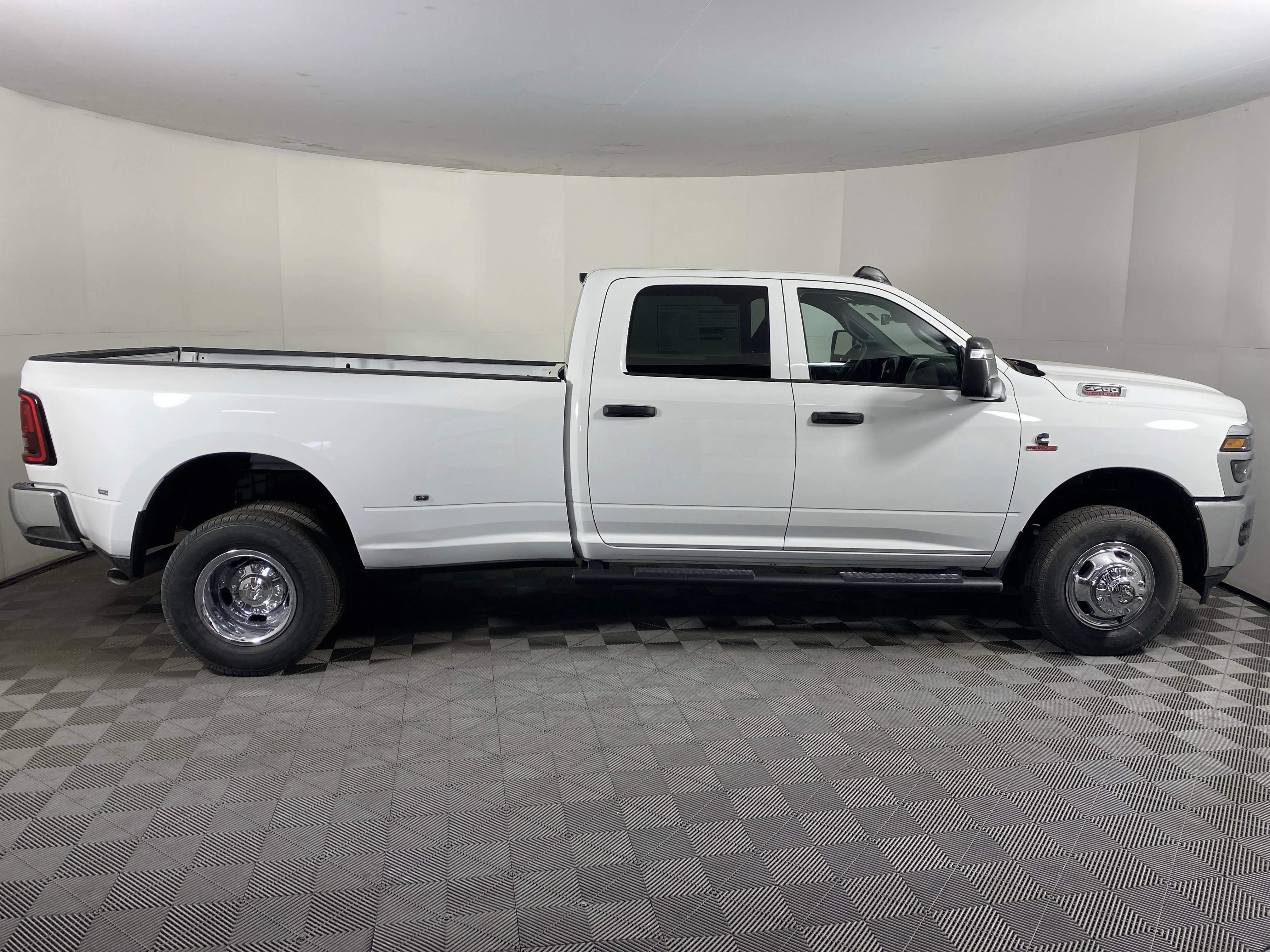 New 2026 Bright White Clear-Coat Exterior Paint RAM Tradesman image 5
