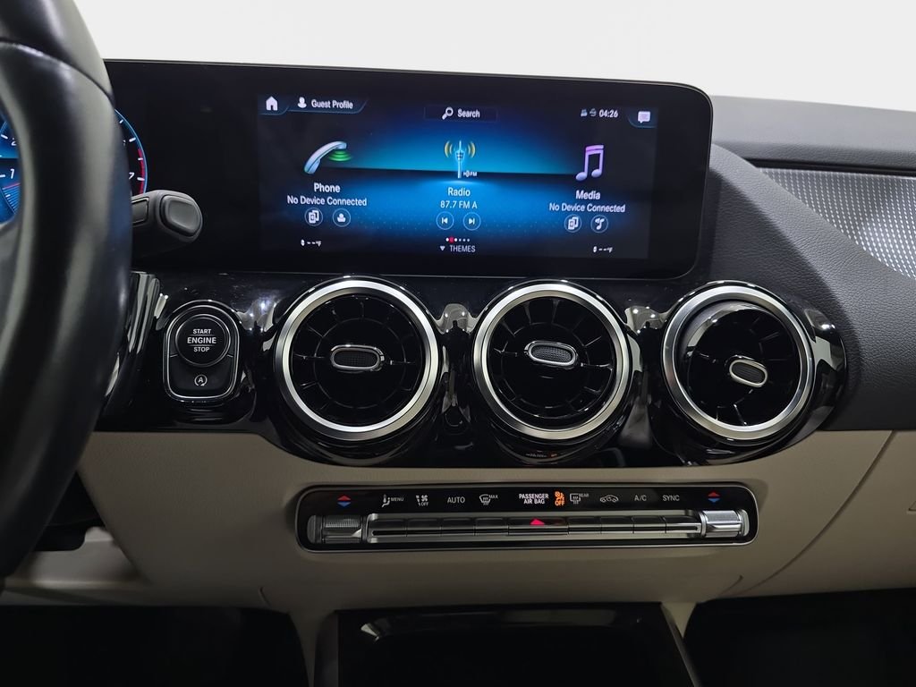 Used 2022  Mercedes-Benz GLA 250 image 23