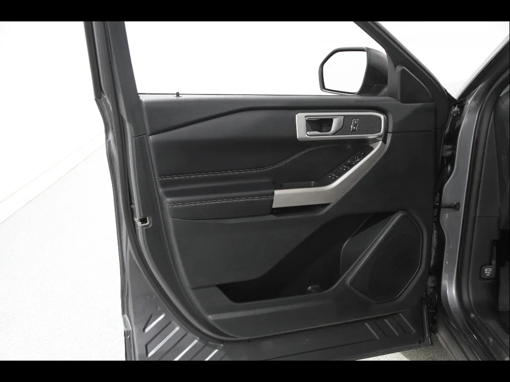 Certified Used 2022 Carbonized Gray Ford XLT image 5