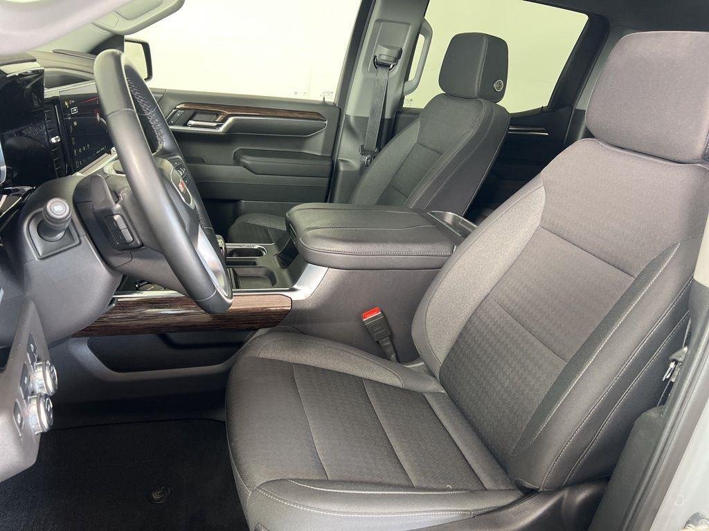 Used 2024 Gray GMC Elevation image 5