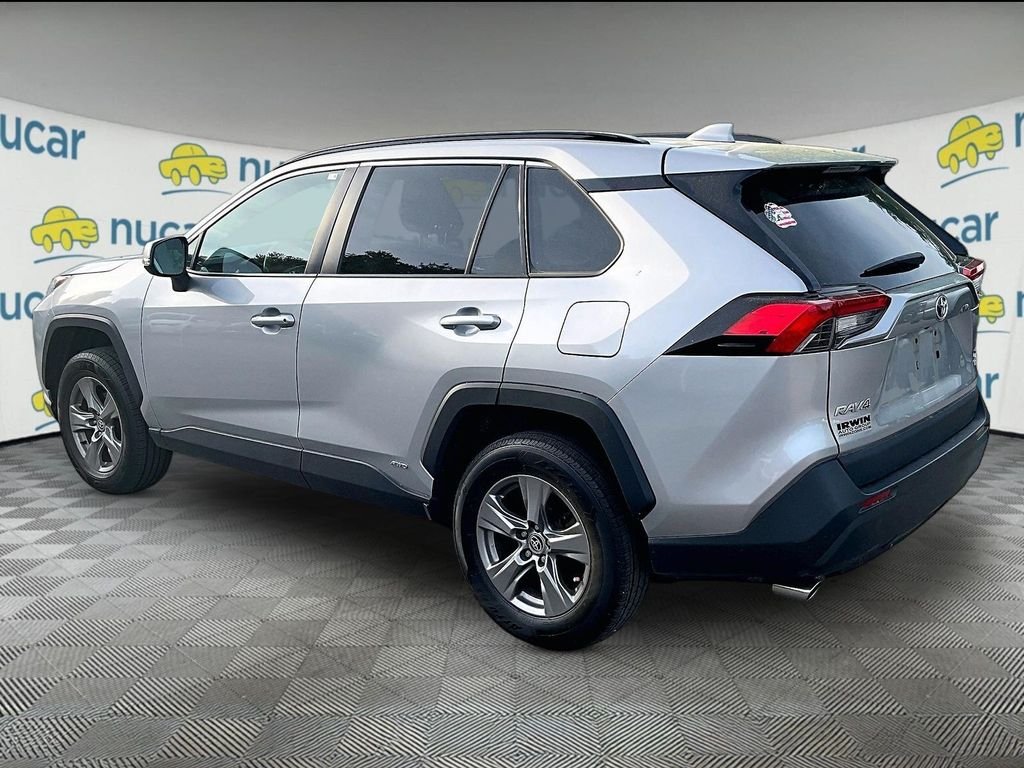 Used 2022 Silver Toyota XLE image 5