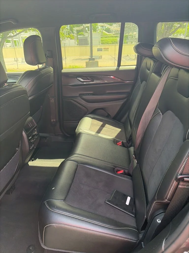 Used 2023 Gray Jeep Altitude X image 11