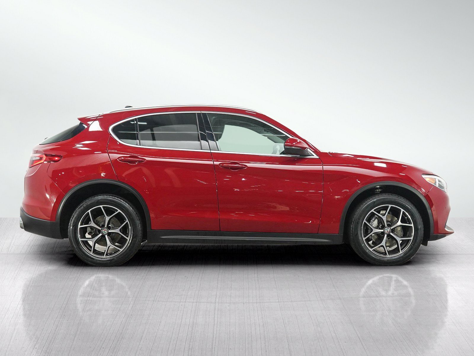 Used 2019 Alfa Rosso Alfa Romeo Ti image 6
