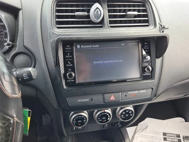 Used 2021  Mitsubishi 2.0 ES image 17
