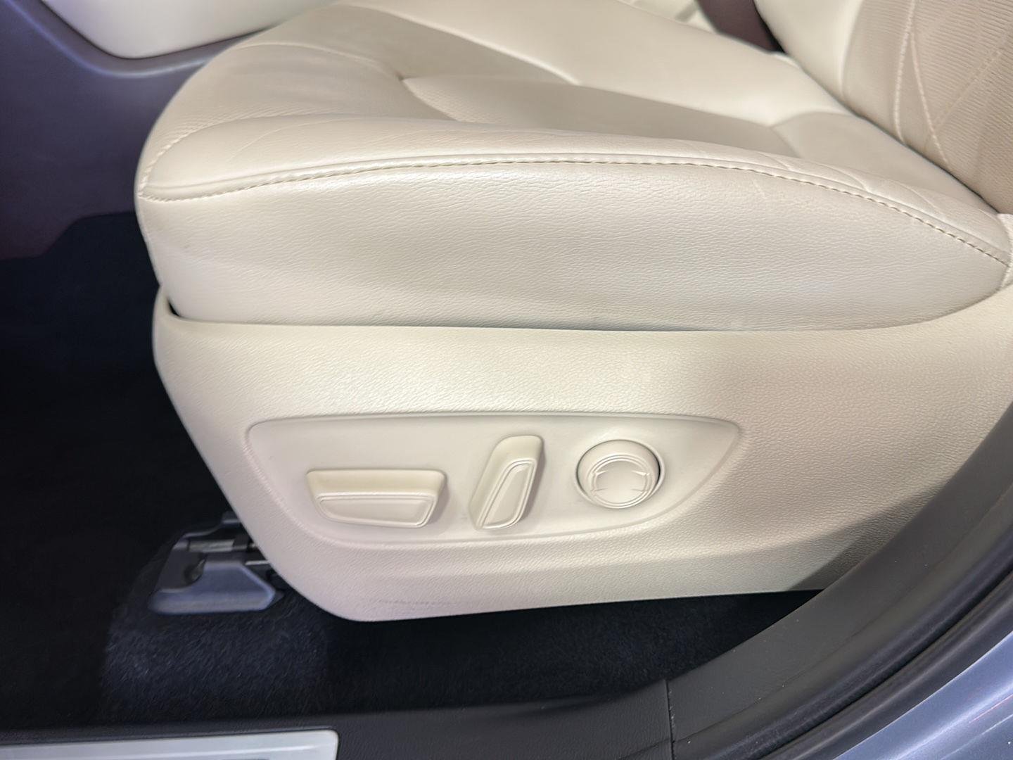 Used 2021 Moon Dust Toyota Platinum image 8
