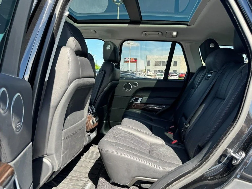 Used 2017 Santorini Black Land Rover HSE image 10