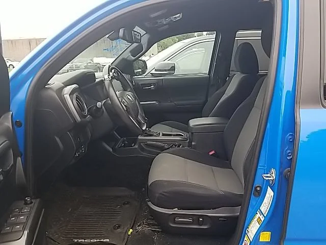 Used 2020 Blue Toyota SR5 image 25