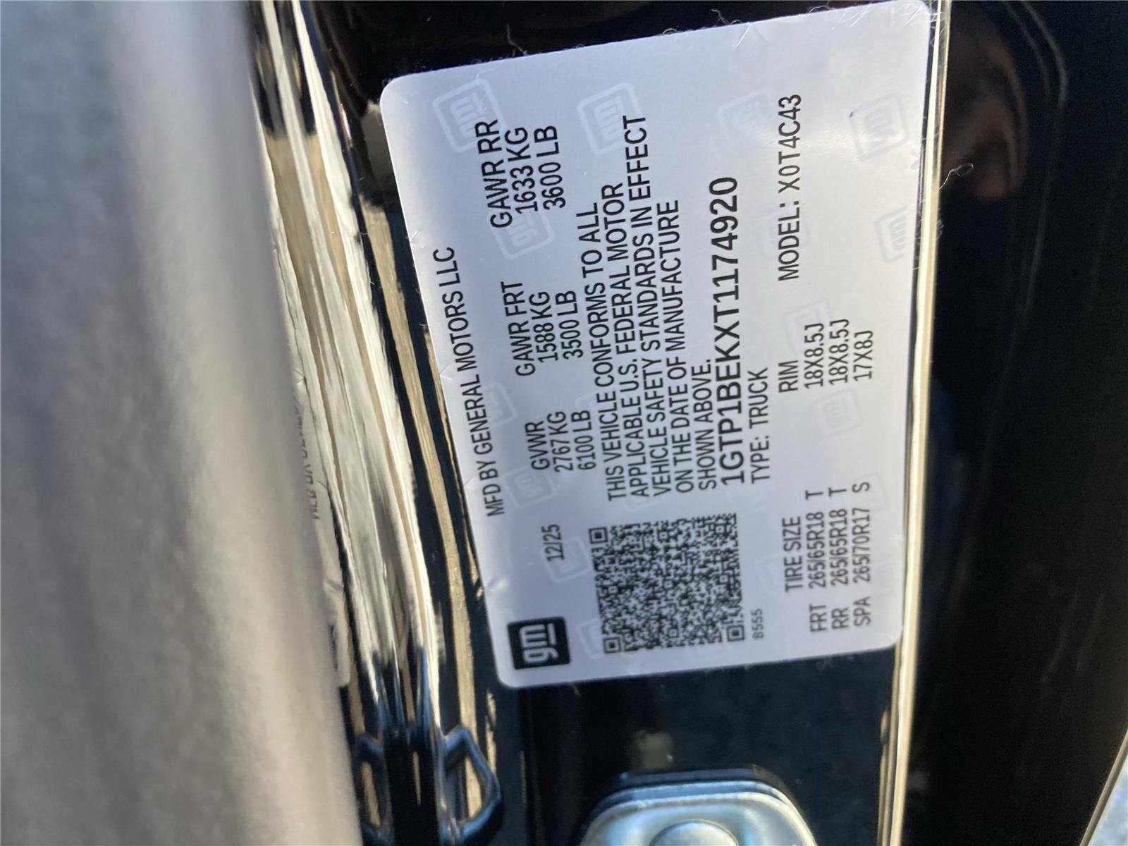 New 2026 Onyx Black GMC Elevation image 34