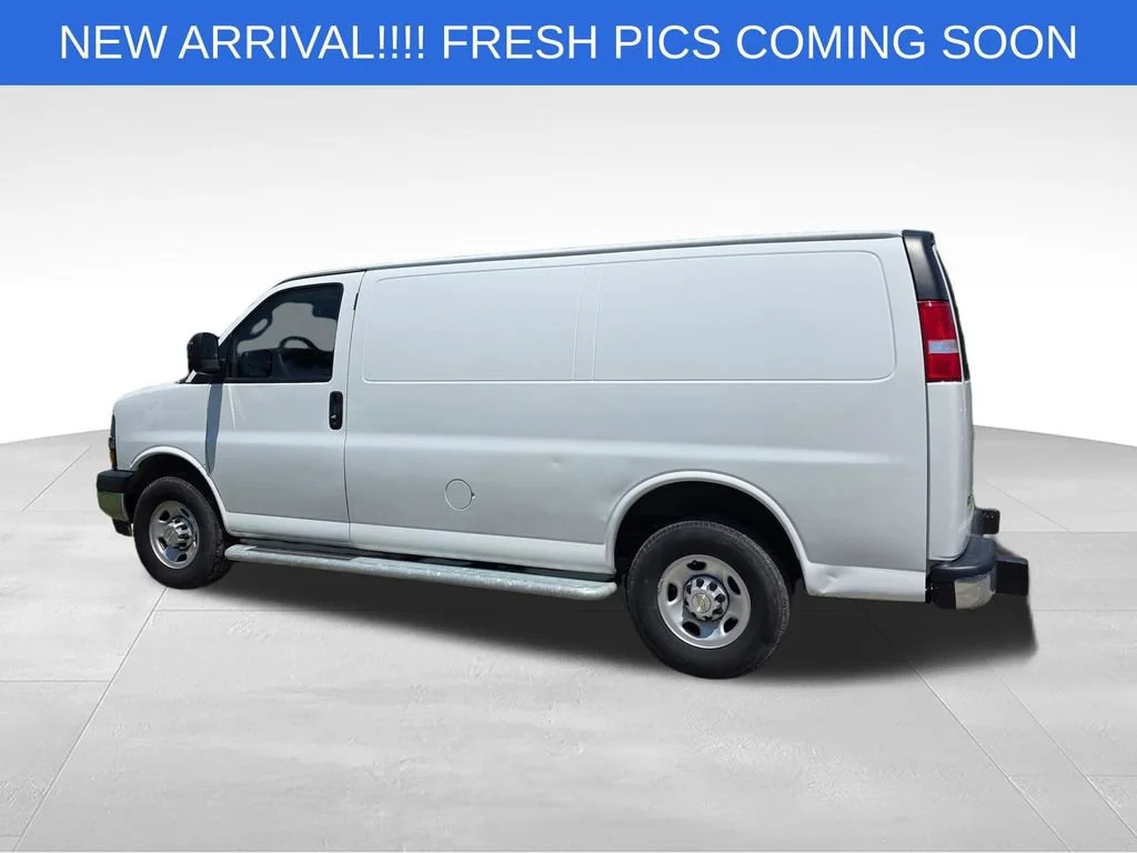 Used 2024 Summit White Chevrolet WT image 4