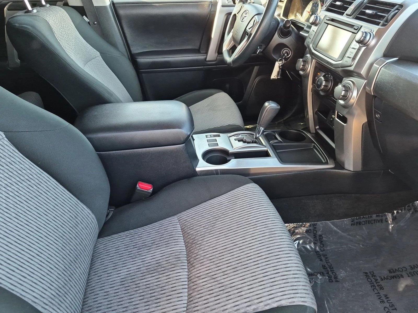Used 2019 Classic Silver Metallic Toyota SR5 image 19