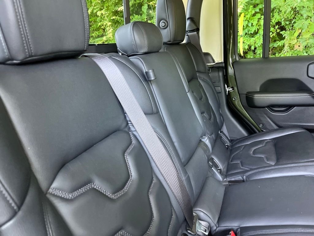 Used 2021 Green Clearcoat Jeep Overland image 49
