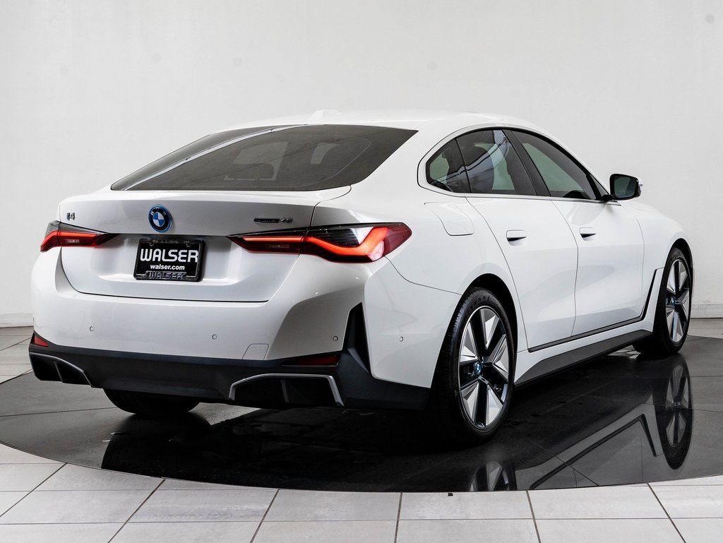 Used 2023 Alpine White BMW eDrive40 image 10