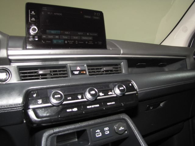 Certified Used 2024 Platinum White Pearl Honda EX-L 7 Passenger image 7