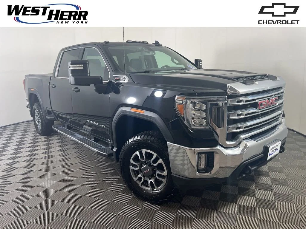 2022 GMC Sierra 4WD Crew Cab Standard Box SLE's photo