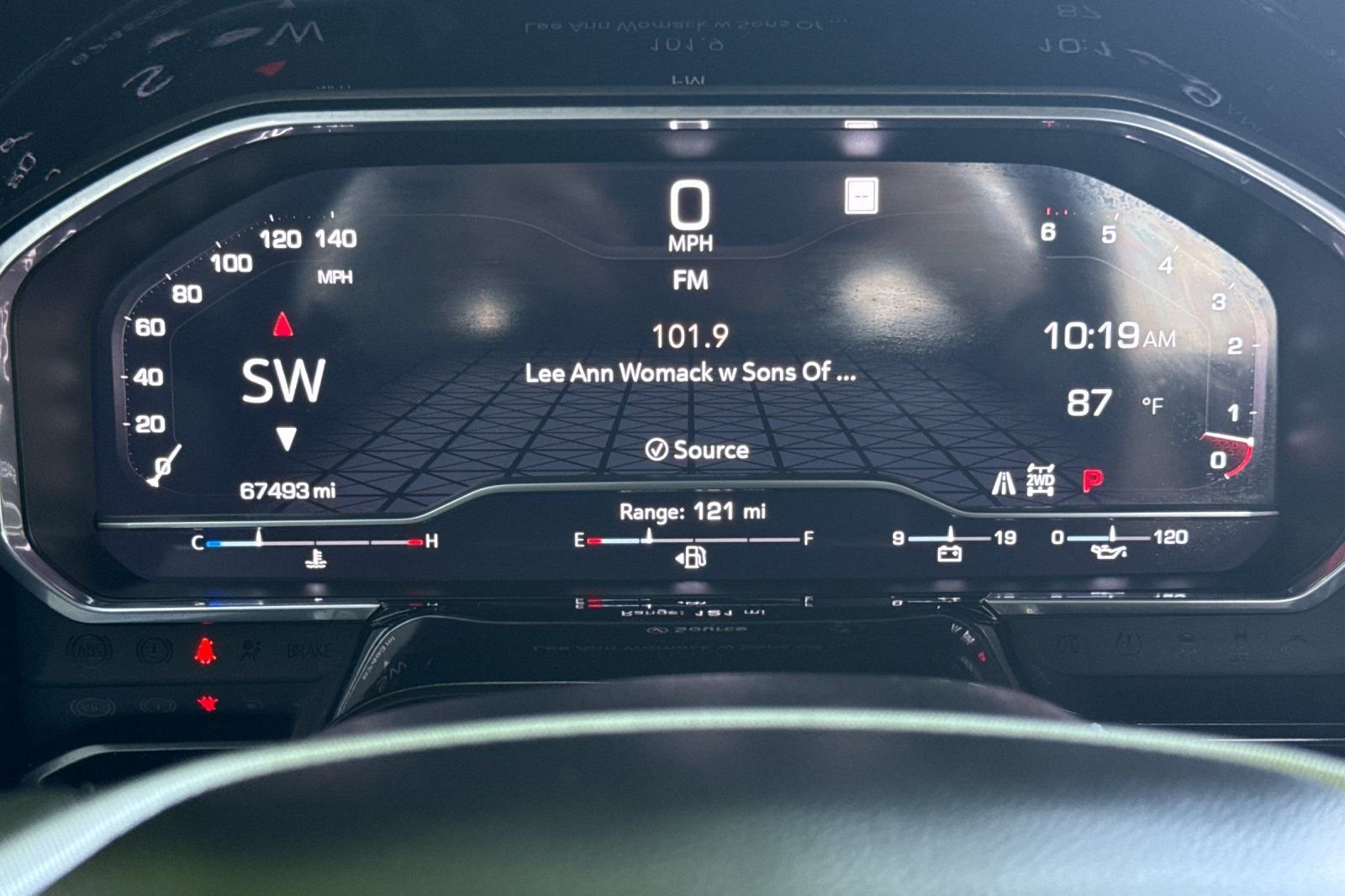 Used 2022 White GMC Elevation image 22
