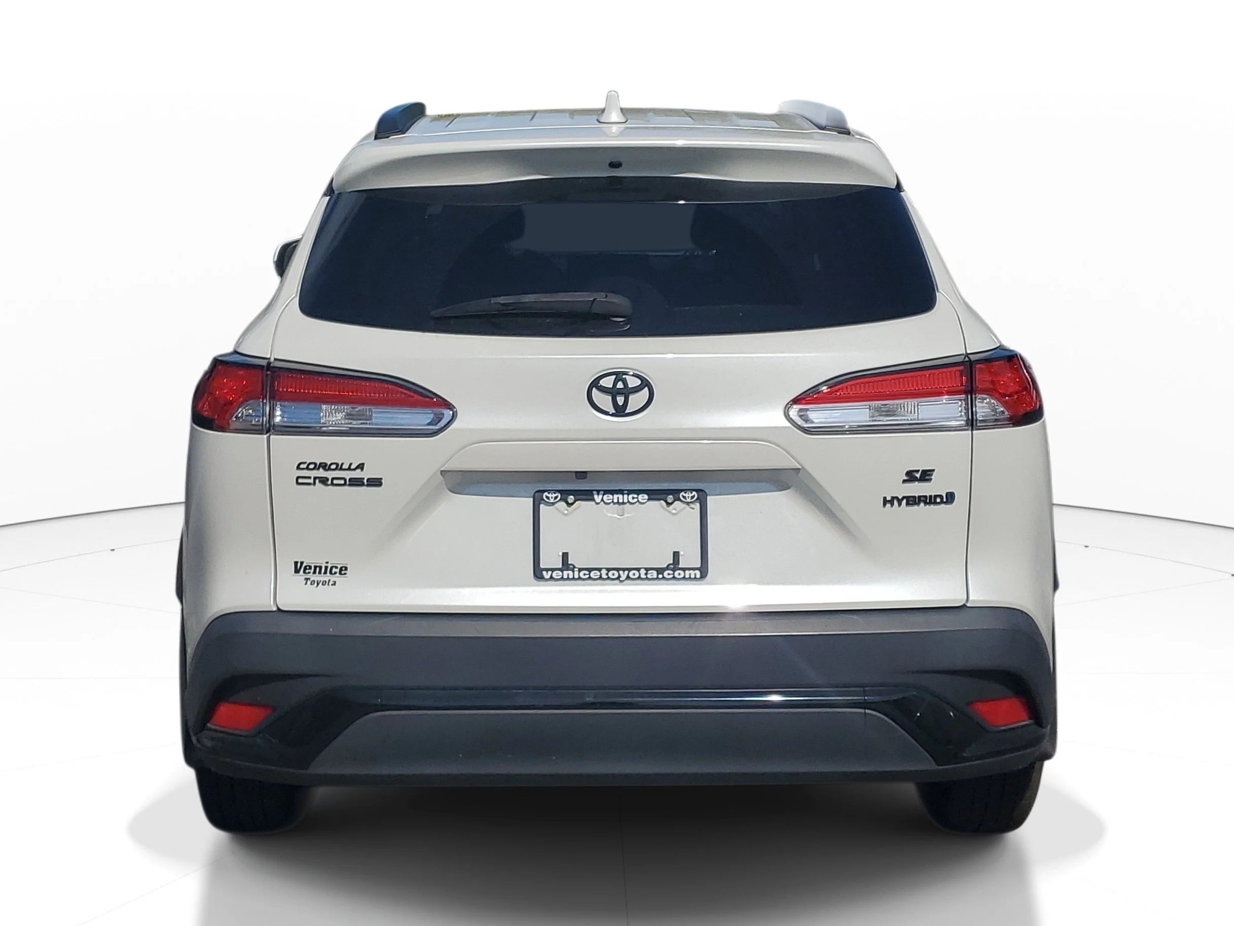 Used 2024 Wind Chill Pearl Toyota Hybrid SE image 6