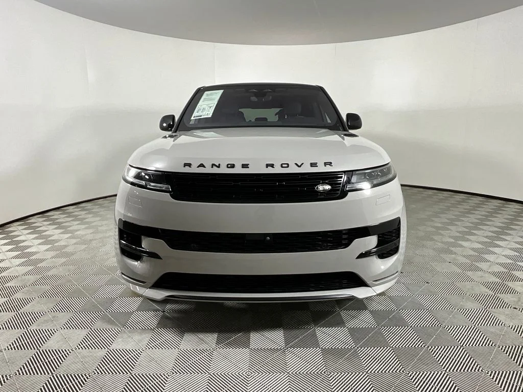 Used 2023 Gray Land Rover SE Dynamic image 8