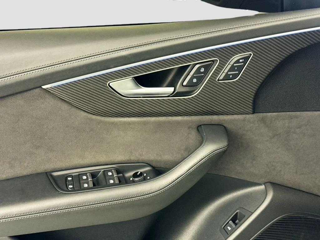 2023 Audi RS Q8 Base - Photo 17