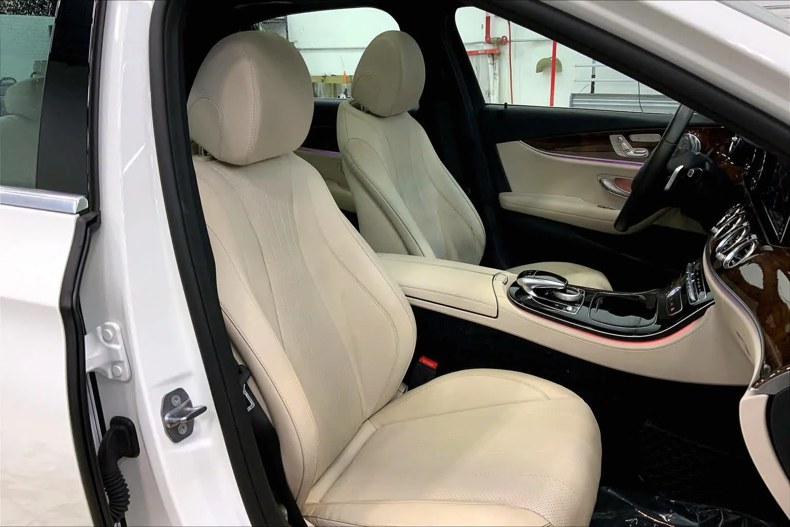 Used 2018 Polar White Mercedes-Benz E 300 image 7