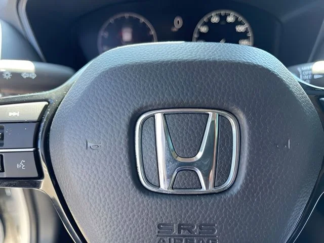Used 2023 White Honda EX-L image 18